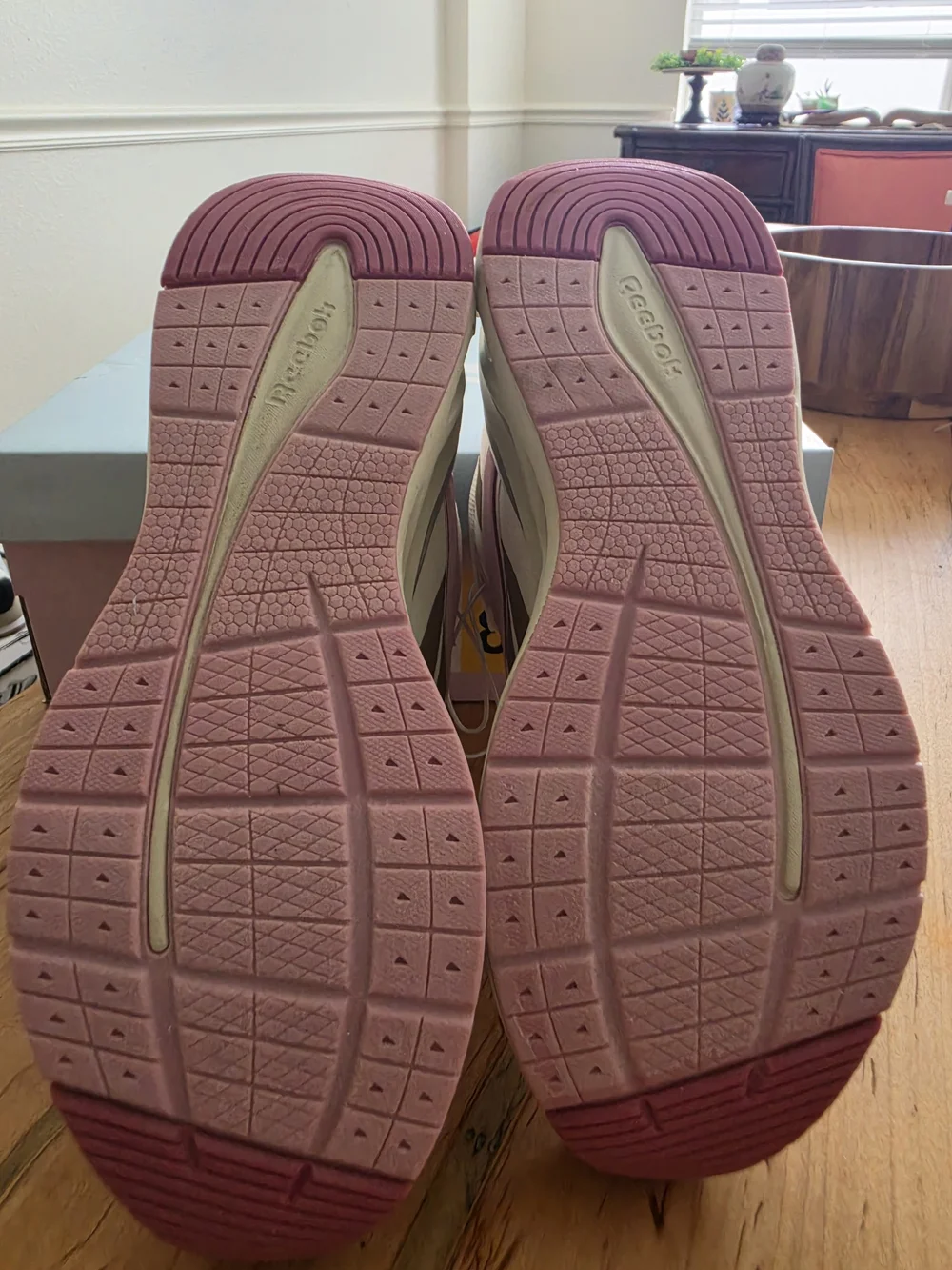 NWT Reebok Women’s Pink and Cream Running Sneakers -multiple Sizes Aval